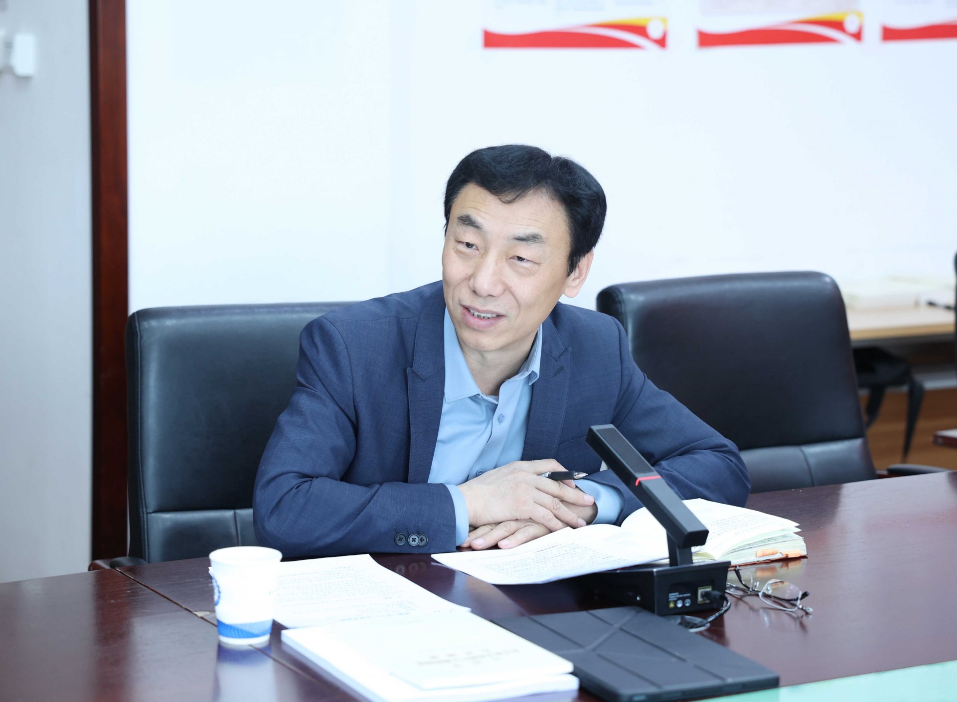 正式启动并全面部署树立和践行正确政绩